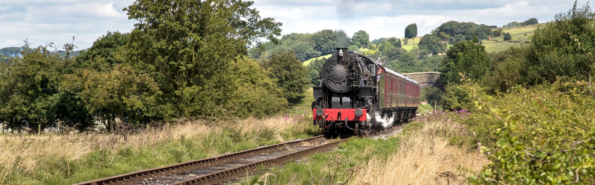 S160 Arriving at Ipstones